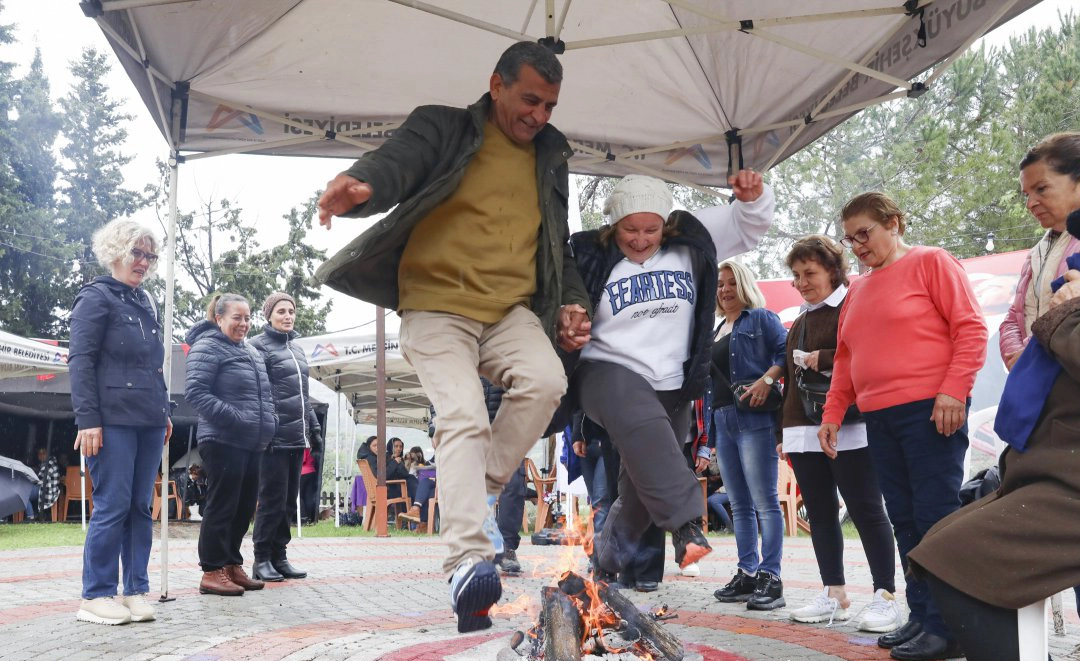 Mersin’de Hıdırellez Şenliği Yoğun Katılımla Gerçekleşti